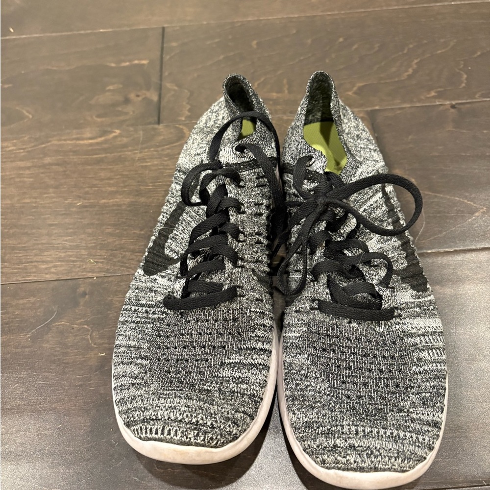 Nike Black and Gray Knit Sneakers size 7 women’s